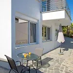 Villa Endless Blue Wave